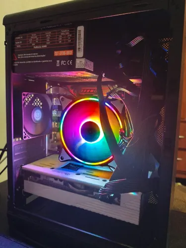 Pc Gamer + Monitor (RX5600 XT, 16GB ram)