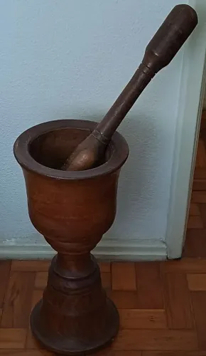 Pilão de madeira