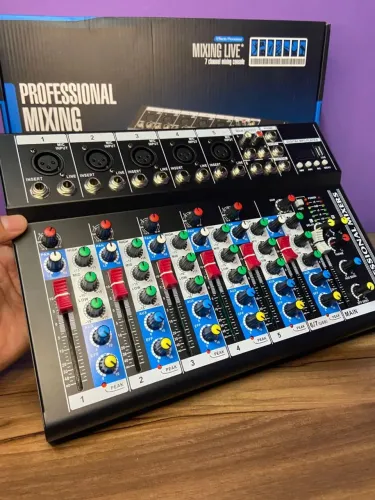 Mesa de Som Profissional 7 Canais com Efeitos