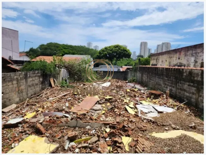 Terreno à venda no Parque Industrial em São José dos Campos-SP: 300m² limpos - Zona Sul -