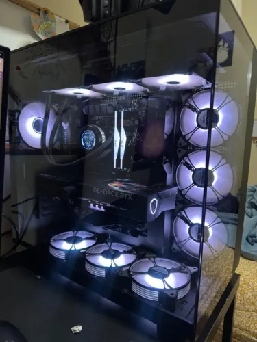 PC Gamer | Ryzen 7 9800X3D + RTX 5070 12GB | 32GB DDR5 6000MHz | SSD Gen5 1TB