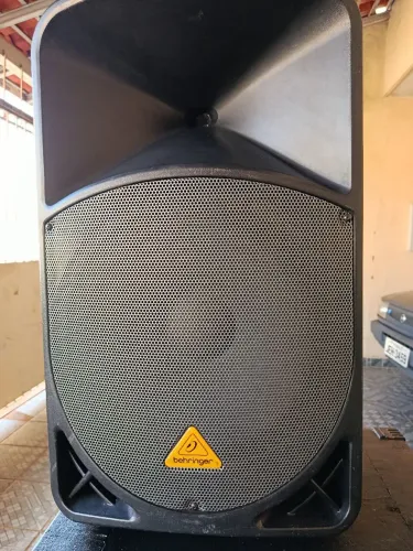 Vendo caixa ativa Behringer 15 polegadas 1000w