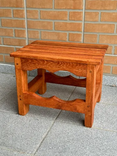 Banco ripado em madeira maciça angelim 