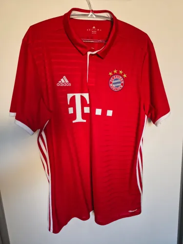 Camisa Bayern Munich produto em excelente estado de conservação Med Aprox 79x55 Tam gg 
