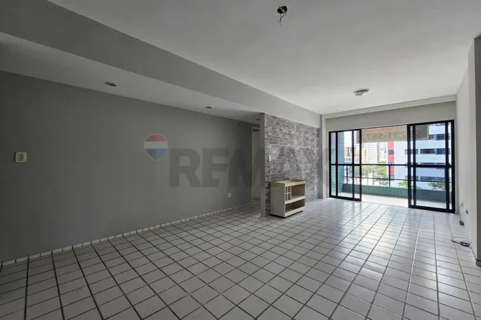 Apartamento a venda com 102m², varanda, 3 quartos, 2 vagas em Setúbal.