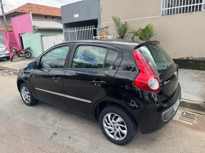 Fiat Palio Attractive 1.0 EVO Fire Flex 8V 5P 2013