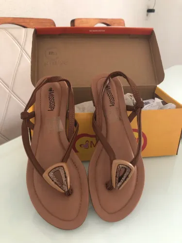 Sandália rasteirinha para vender logo 
