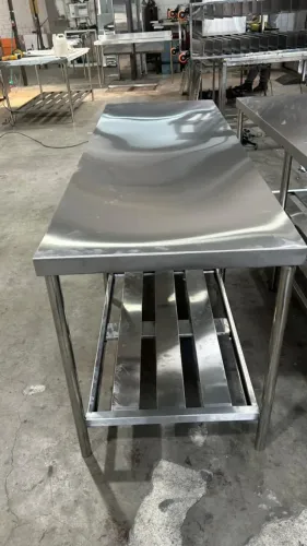 Bancada Inox 2,20m Área de Preparo para Restaurante