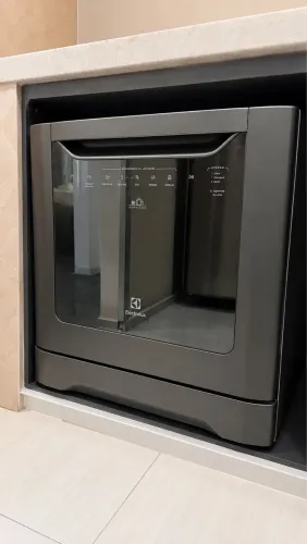Lava-louças Electrolux LE08S 8 Serviços - Nunca Usada