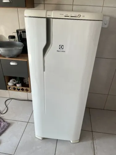 Geladeira Electrolux RE31