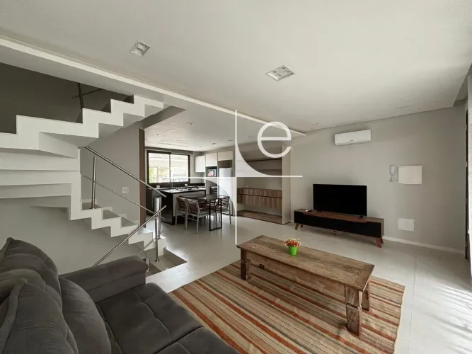 Casa em Condomínio 2 suites na Lagoa da Conceição