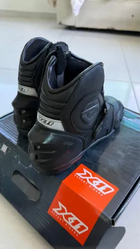 Bota X11 Race Sport Cano Curto Couro