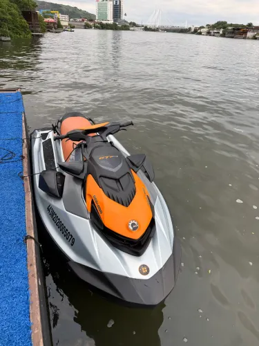 Jet ski