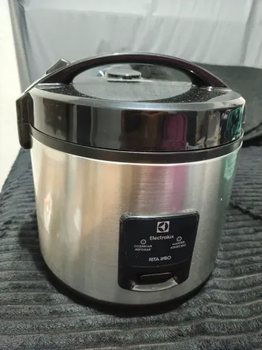 Panela Elétrica de Arroz Electrolux Rita Lobo 3,5L (Como Nova!)