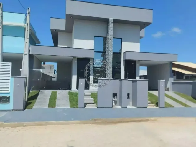 Casa com 3 Dormitórios no Carianos Florianópolis SC