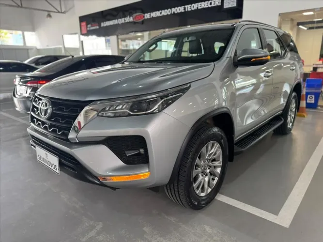 Toyota Hilux SW4 SRV 4X2 2.7 Flex 16V Aut. 2021