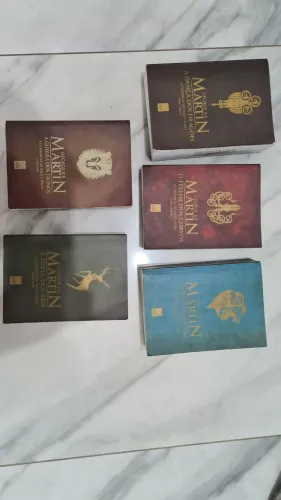Boc Coleção Crônicas de Gelo e Fogo