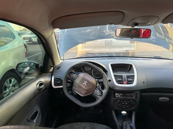 Peugeot 207 XR 1.4 Flex 8V 5P 2011