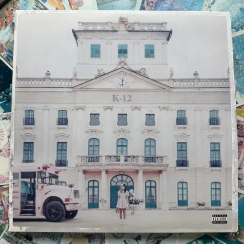 Melanie Martinez - K-12 (Versão Pop-Up)