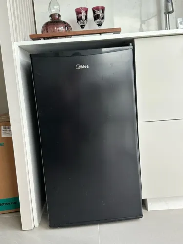 Frigobar Midea