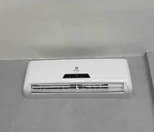 AR CONDICIONADO 9000 BTUS