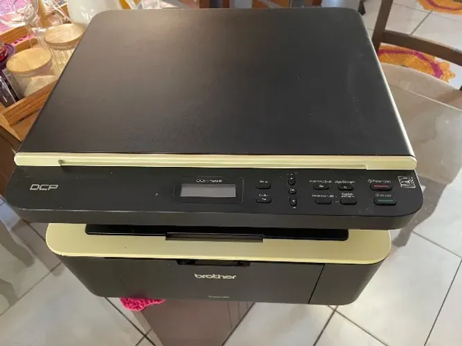 Vendo impressora Brother DCP-1602 usada
