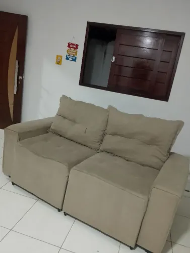 VENDO SOFÁ RETRÁTIL SEMI NOVO