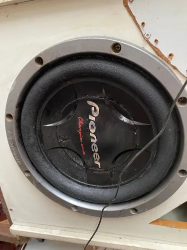 Subwoofer Pioneer 12plgd 1200 watz....super twitter 205 watz..