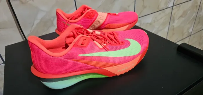 TÊNIS NIKE RIVAL FLY 4