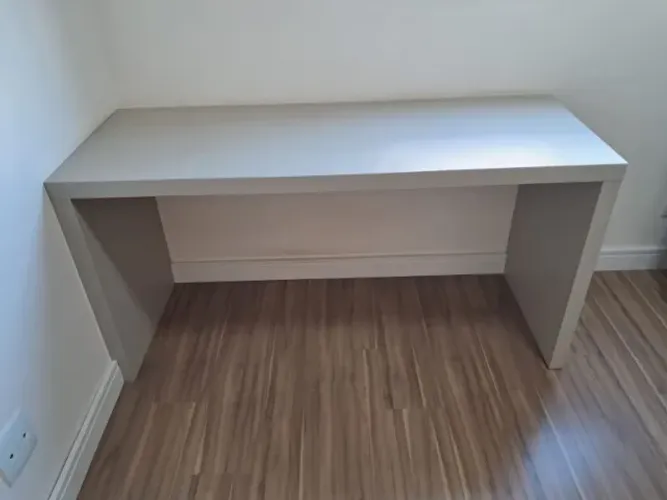 Mesa de escritório/ estudo