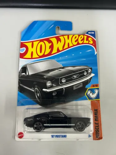 Hot Wheels ?67 mustang + brinde