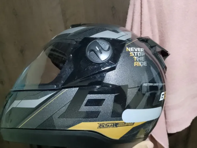 Capacete novo pouco usado
