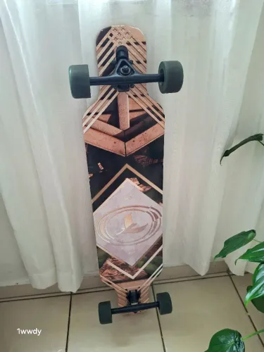 Skate longboard Madeira Canadense 38 cm + kit Proteção Completo Novo - Oportunidade!