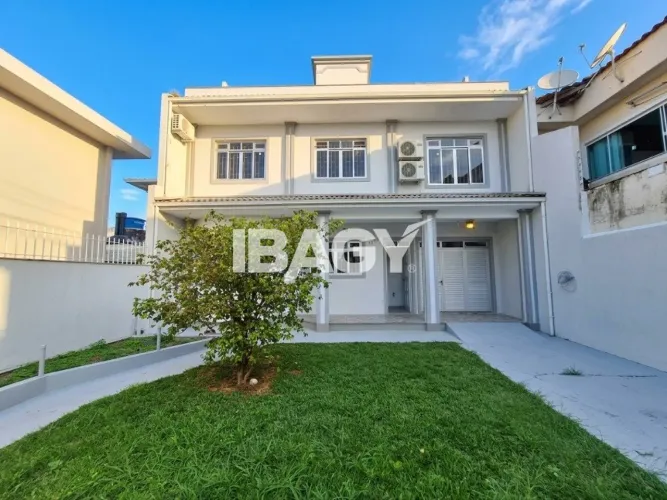 Excelente Casa 3 dormitório(s) em Barreiros - São José