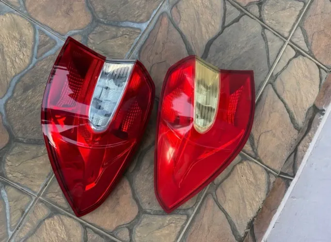 Par de lanternas traseiras Ford ka sedan