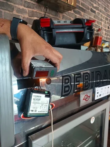 Técnico refrigeração: Geladeira, Freezer, Expositora