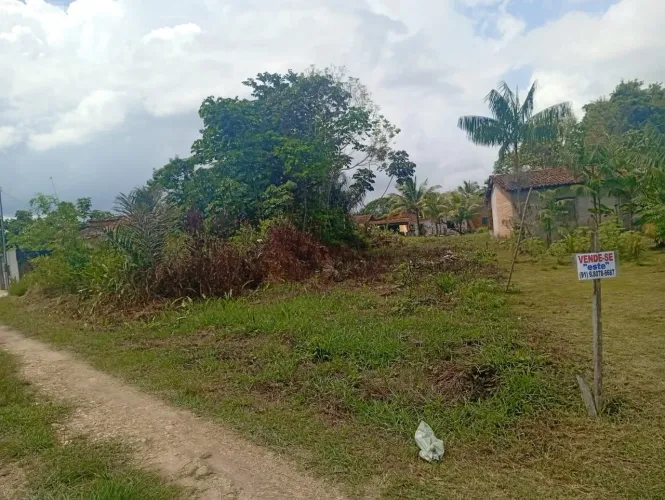 Terreno na Baia do Sol a 5 minutos da praia.