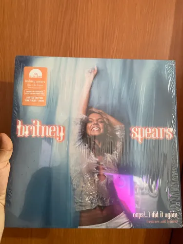 Britney Spears LP OOPS! Remixes and B-side