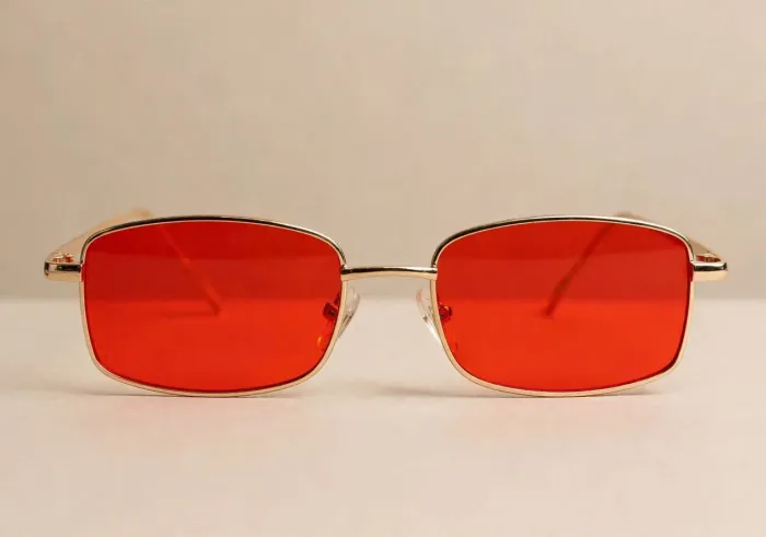 Óculos de sol quadrado lentes vermelhas