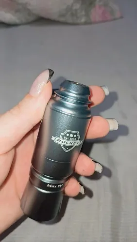 Máquina de tatto e fonte nunca utilizada.. to vendendo porque ganhei outra