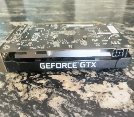 Placa De Vídeo PNY Geforce GTX 1650 Dual Fan - 4gb - GDDR6 - SOMENTE PARA VENDA