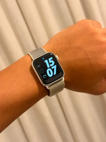 Apple Watch Série 5 NIKE + GPS