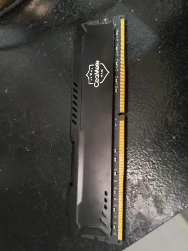 Memória RAM 16GB 3200Mhz usada por pouco tempo