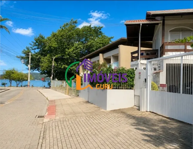 CASA EM CONDOMÍNIO - LAGOA DA CONCEIÇÃO - SC