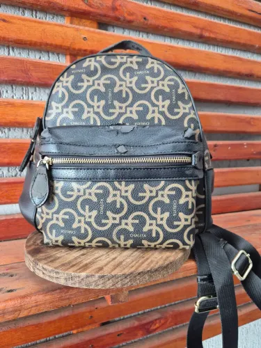 Bolsa mochila com alças largas