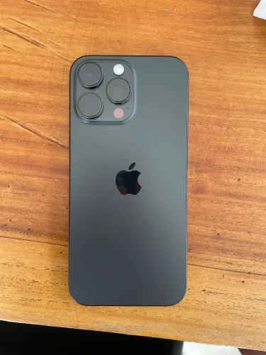 iPhone 16 Pro Max na garantia Apple e bateria 100%