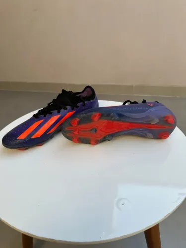 Vende-se chuteira campo Adidas 