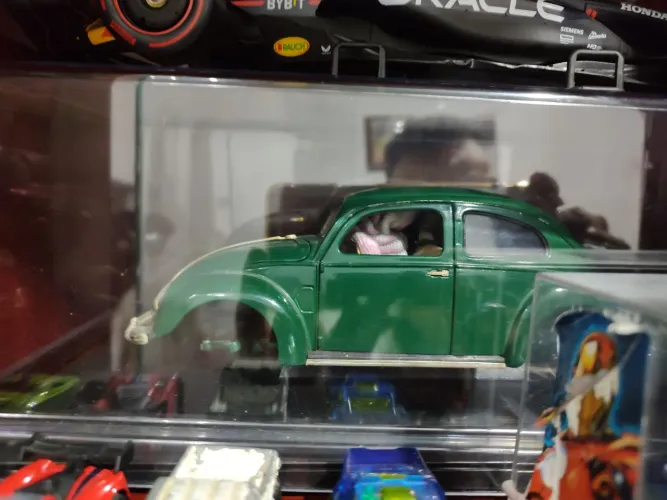 Miniatura sucata Fusca 1/18 Maisto para restaurar ou retirada peças