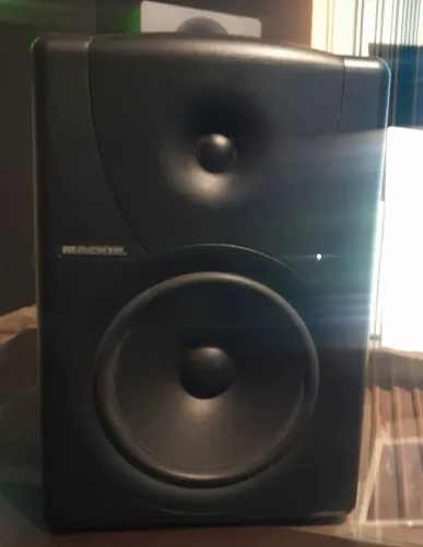 Monitor de áudio Mackie MR8