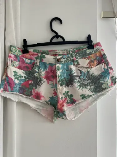 Shorts Curto Zara Tam 42